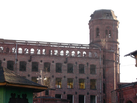 Budynki fabryczne w 2005 roku, dziś - ekskluzywne lofty