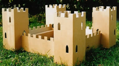 Zamek z kartonu